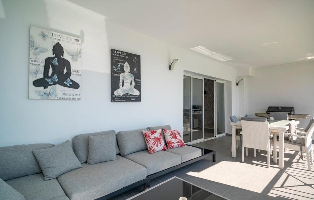 Thelifehouse * Marbella